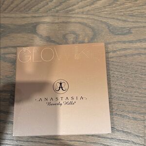 Anastasia Beverly Hills Glow Kit - Radiant Beige